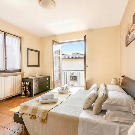 아파트 Sunrise In Baveno: Apartment For 4 With Balcony - Happy Rentals *