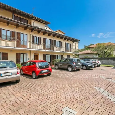 Sunrise In Baveno: Apartment For 4 With Balcony - Happy Rentals 아파트