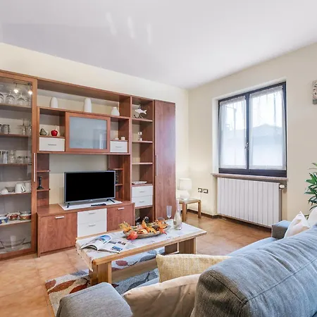 Sunrise In Baveno: Apartment For 4 With Balcony - Happy Rentals 아파트