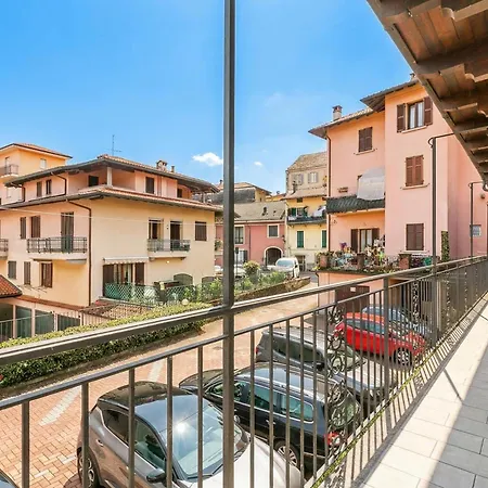 Sunrise In Baveno: Apartment For 4 With Balcony - Happy Rentals 아파트